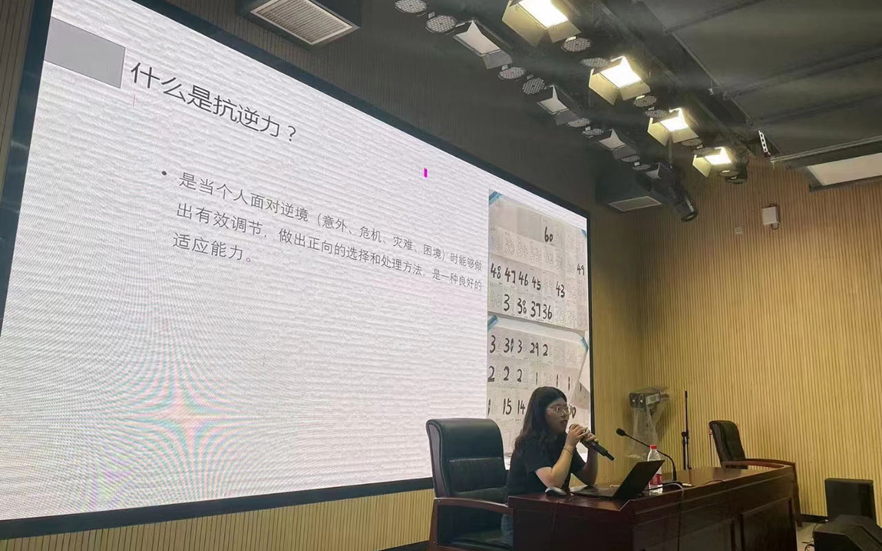 乌审旗董玉娣中学